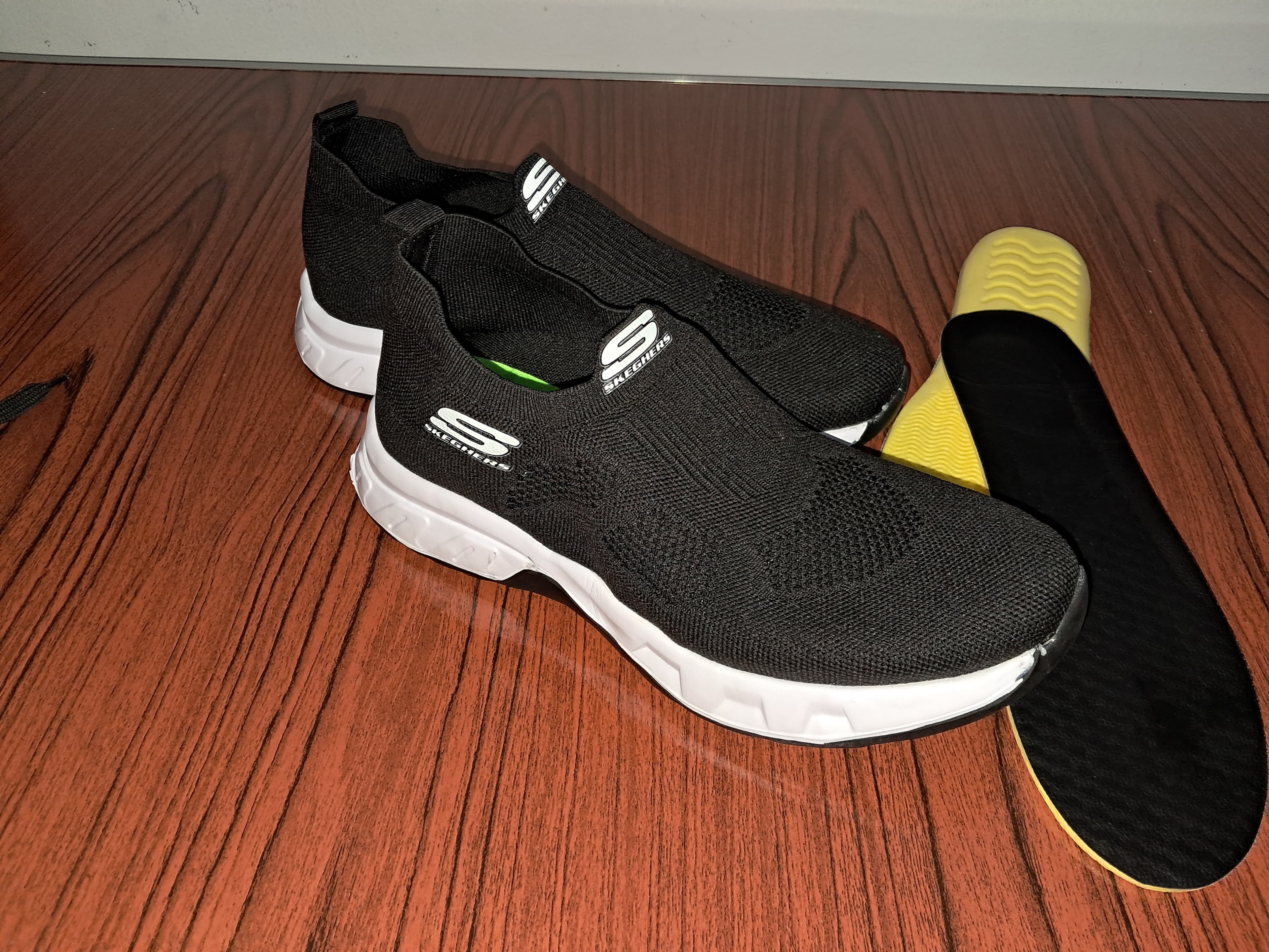 Skechers 1 Image 01